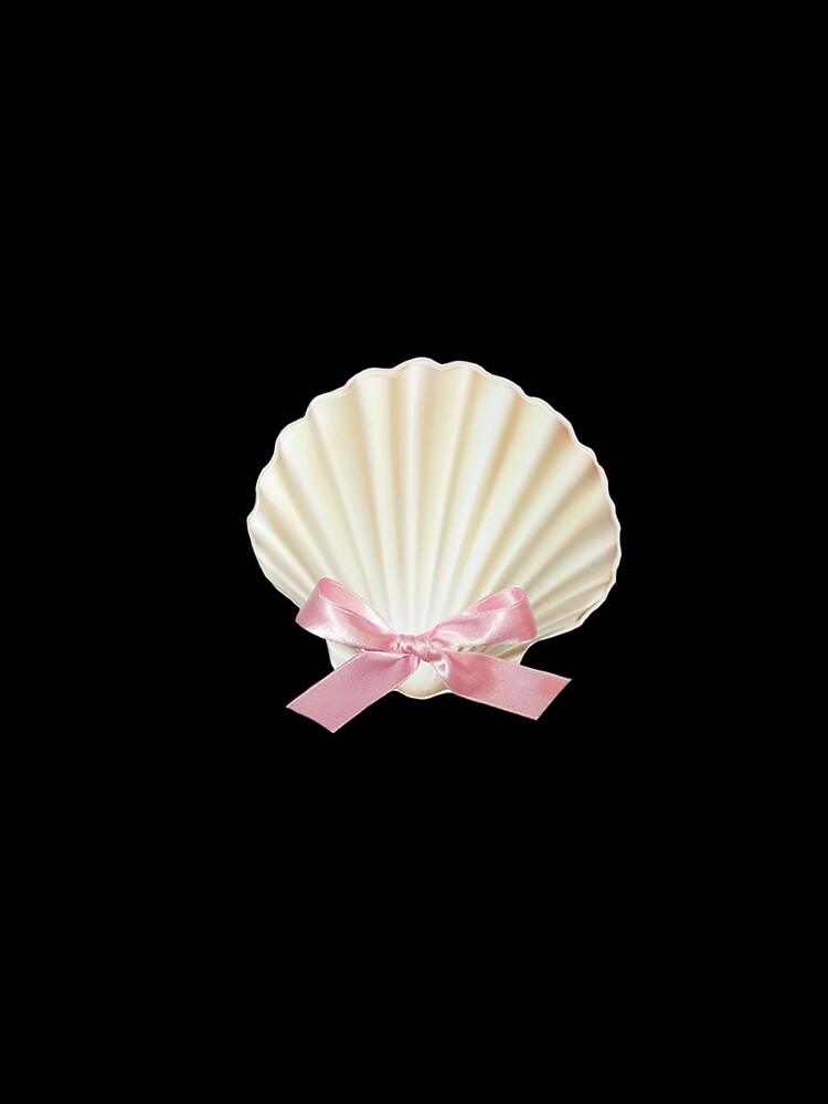 Coquette shell with ribbon bow by Pixiedrop