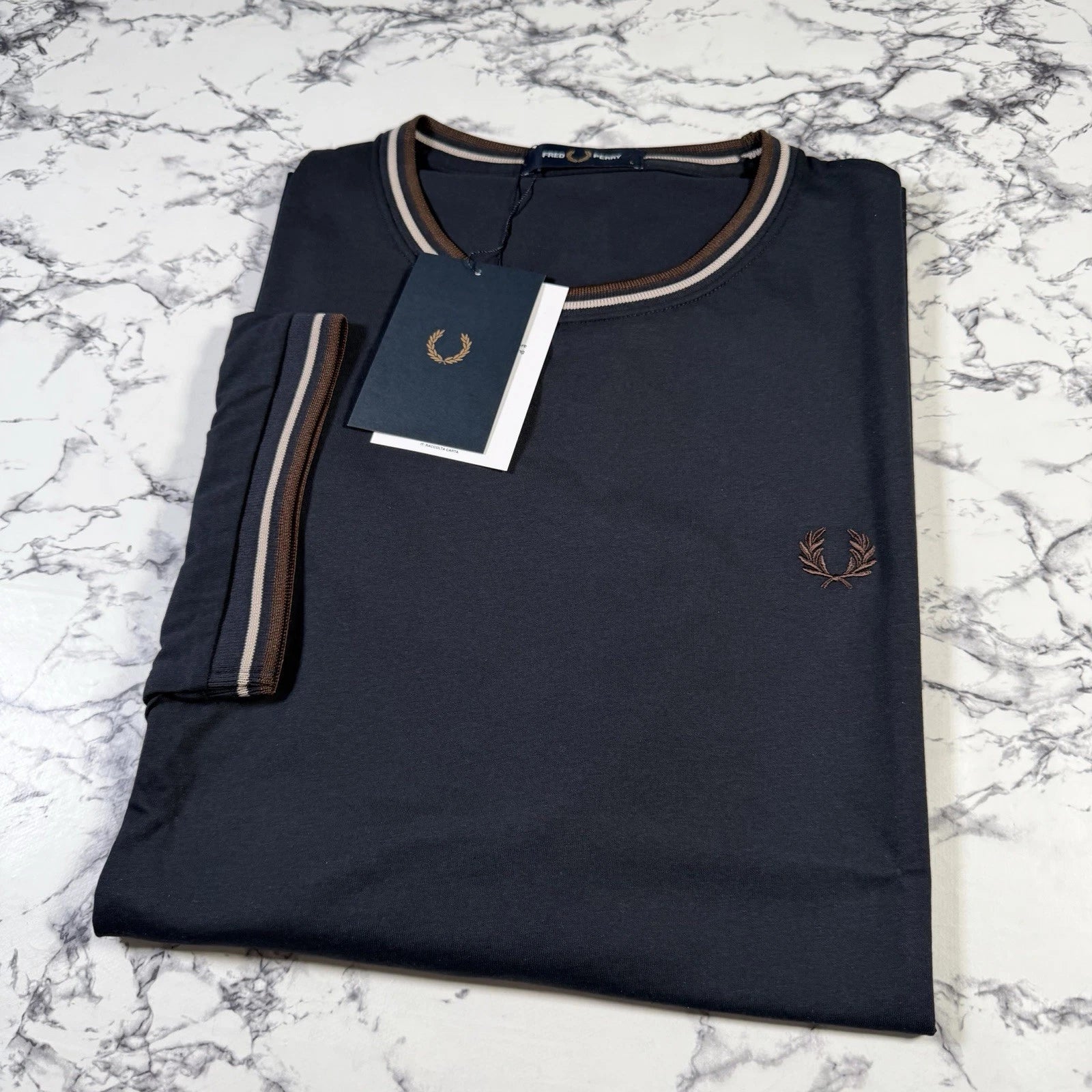 FRED PERRY Mens Navy Blue Twin Tipped T Shirt SIZE LARGE M1588V 52A BNWT