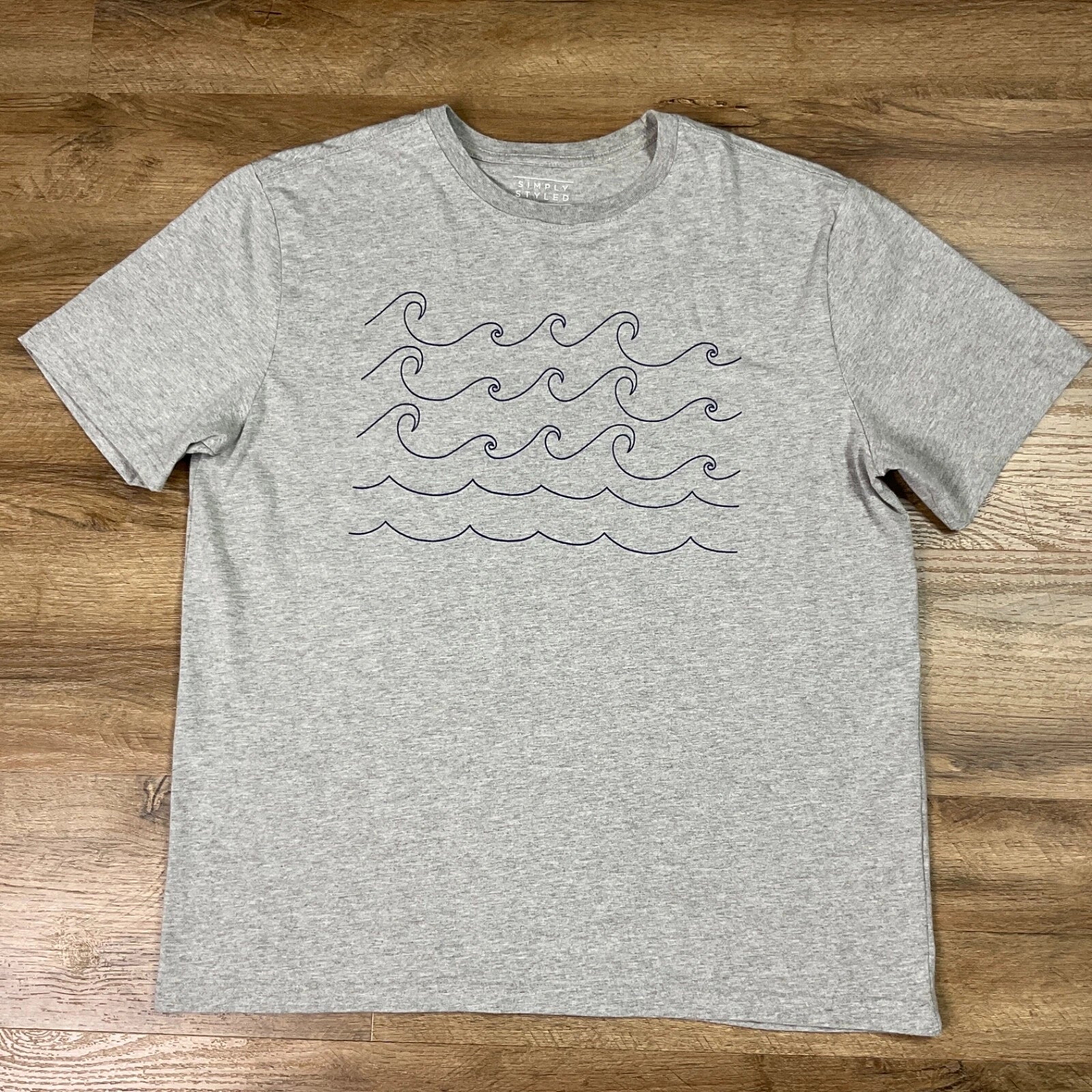 Simply Styled Mens T Shirt Size L Gray Graphic Wave Jersey Crew Tee Short Sleeve