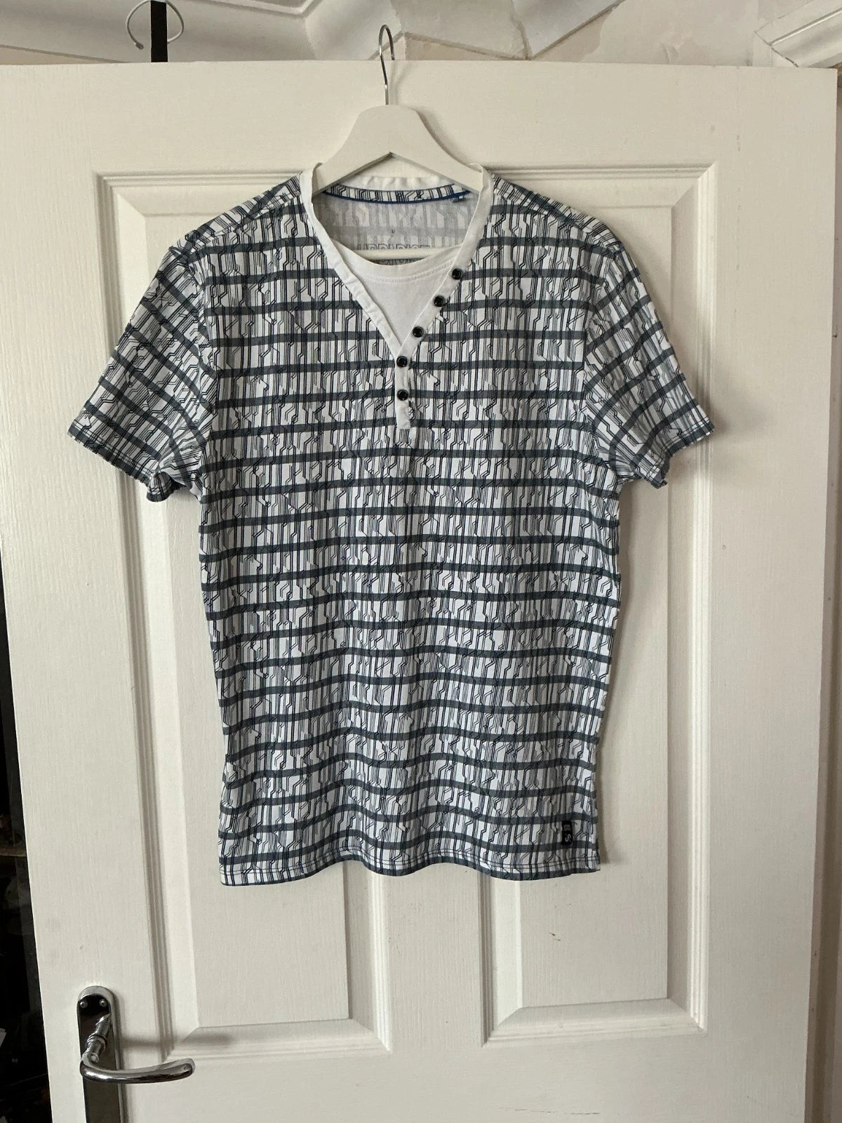 C&A Urban District Men’s Black & White Striped 100% Cotton T-Shirt - Size M