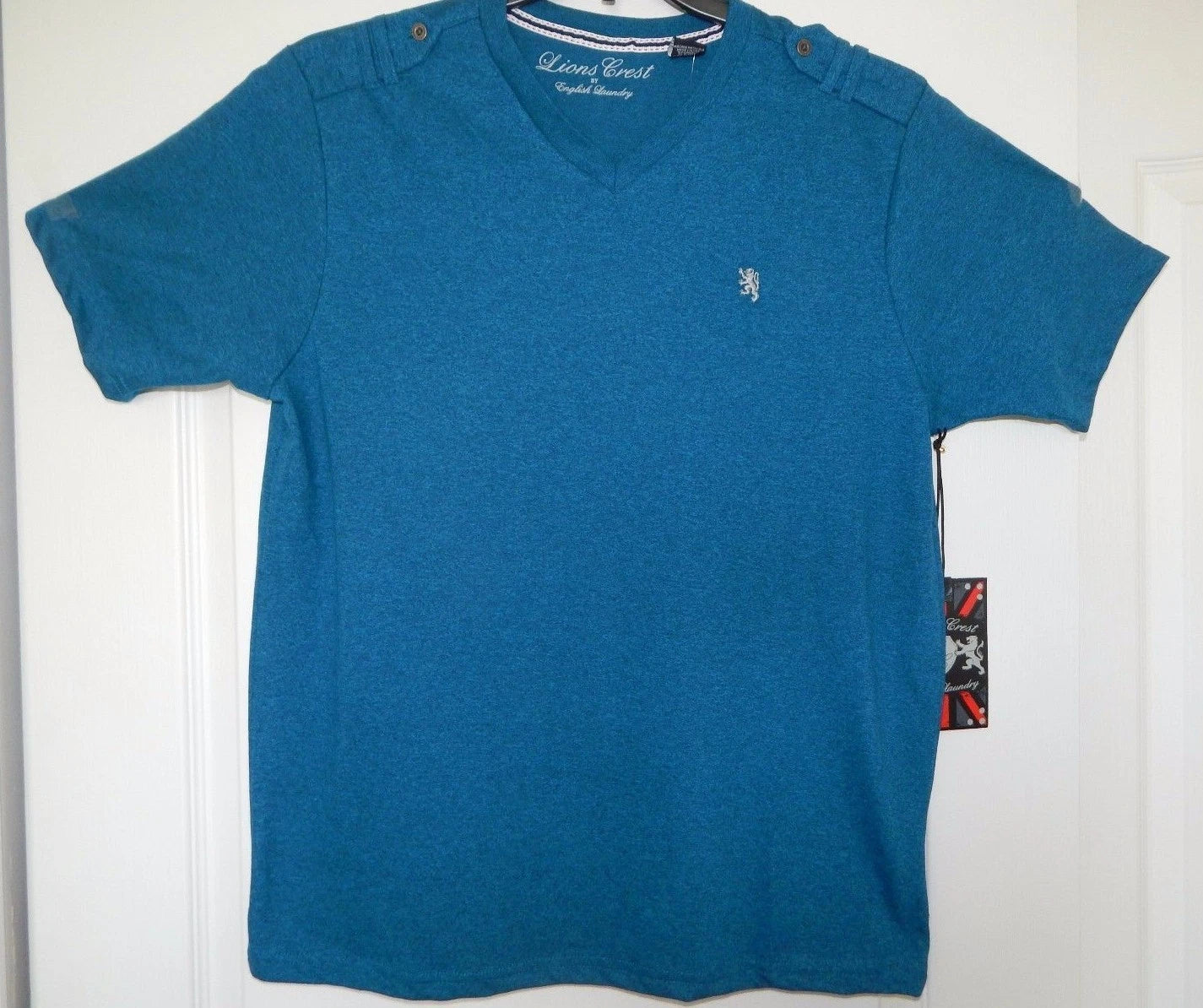 Lions Crest by English Laundry Designer Aquamarine V Neck  T Shirt MEDIUM NWT