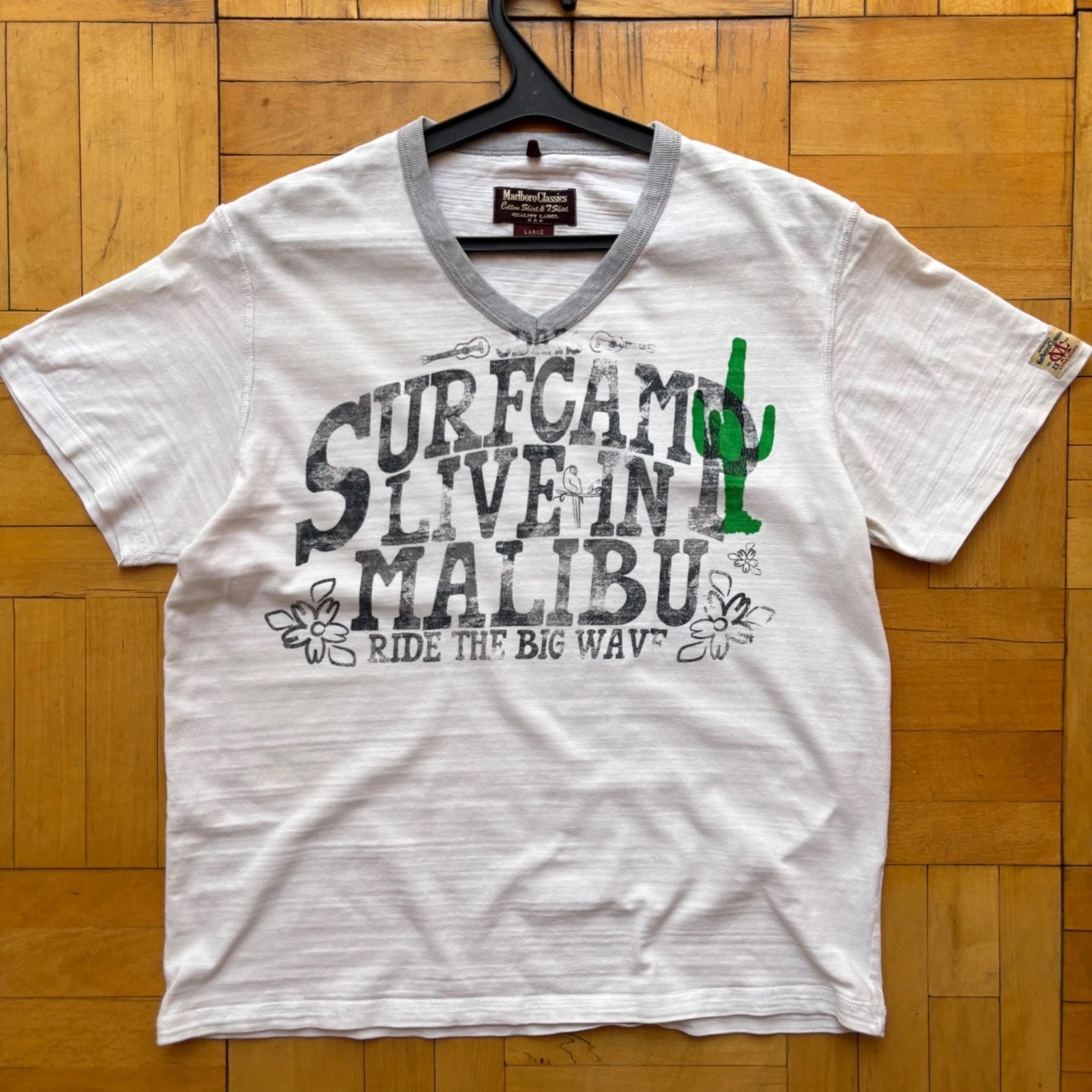 Marlboro Classics XX Extra Series Surfcamp Malibu V-Neck Tee Italy Slub L