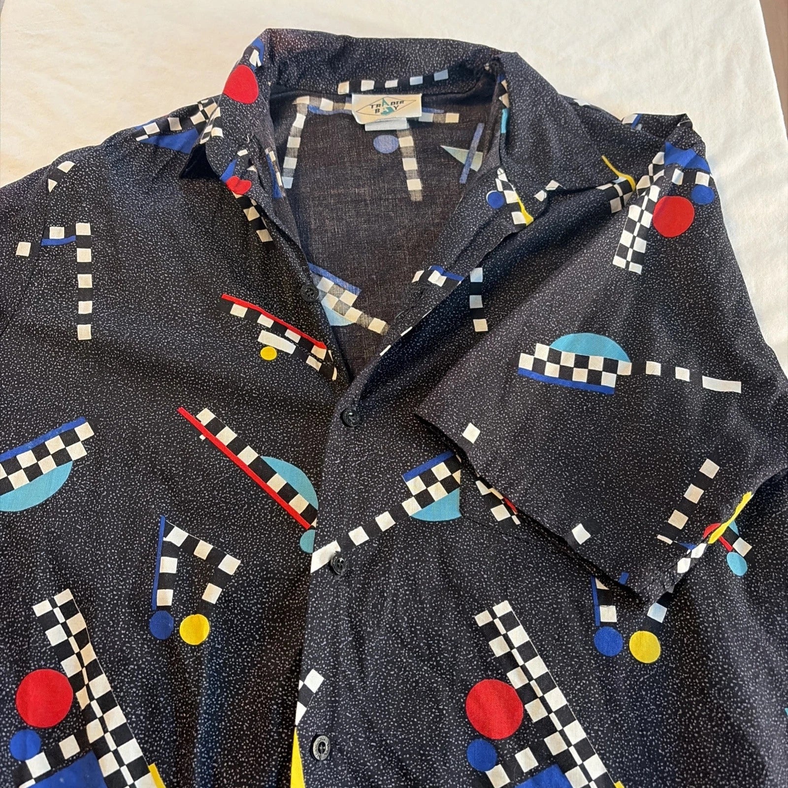 Super Cool Vintage 80s Shirt.  Men’s Large.  Made In The USA.  Trader Bay Tag.