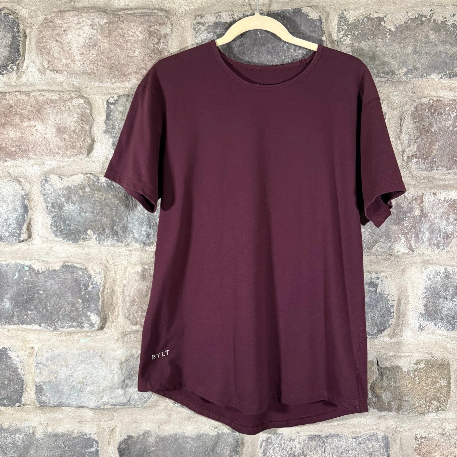 BYLT Men's Burgundy Drop‑Cut Tee Shirt Medium Lux Blend Performance Staple