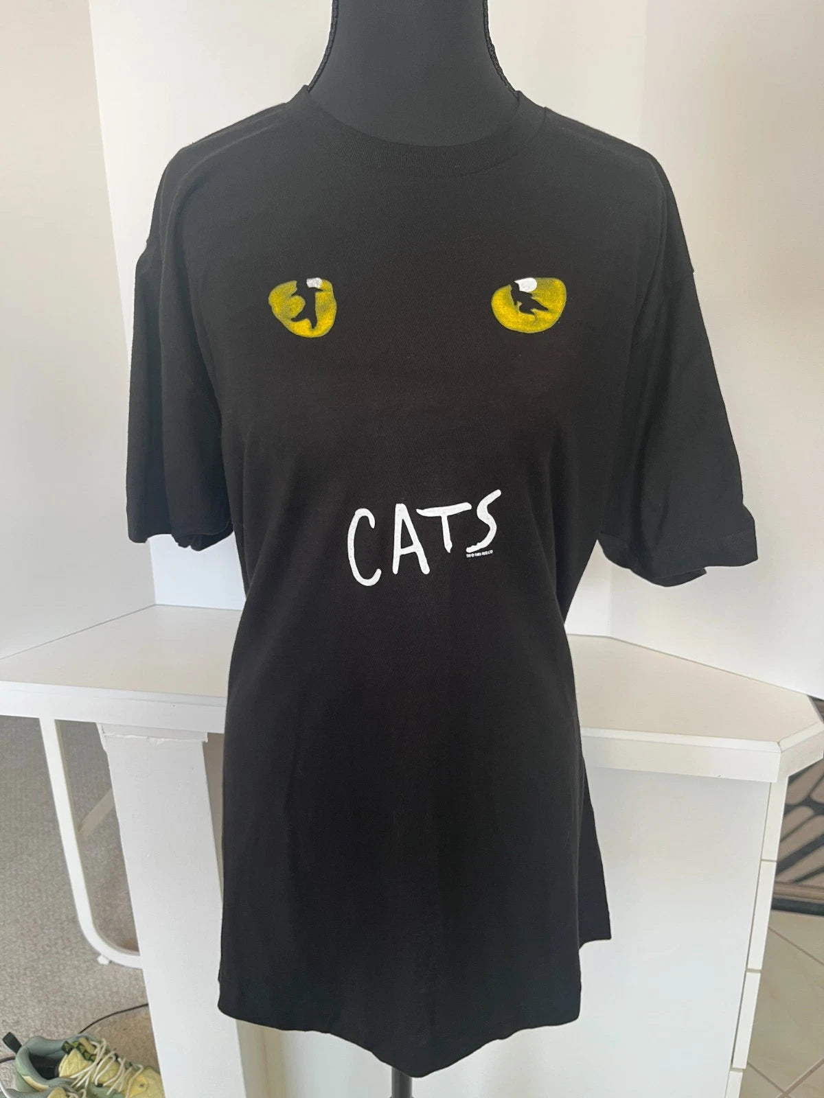 Cats Broadway Black Tshirt Adult Size Large NEW/Musical/Cat Lover/short sleeves