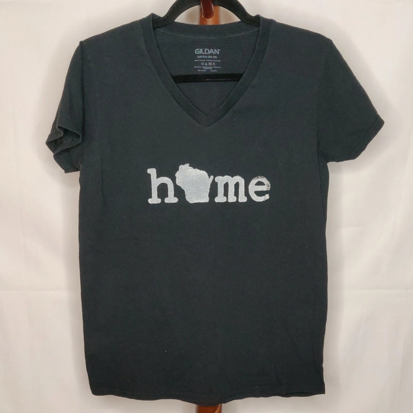 Gildan men's size S(34-36) t-shirt black color v-neck short sleeves "Home" logo