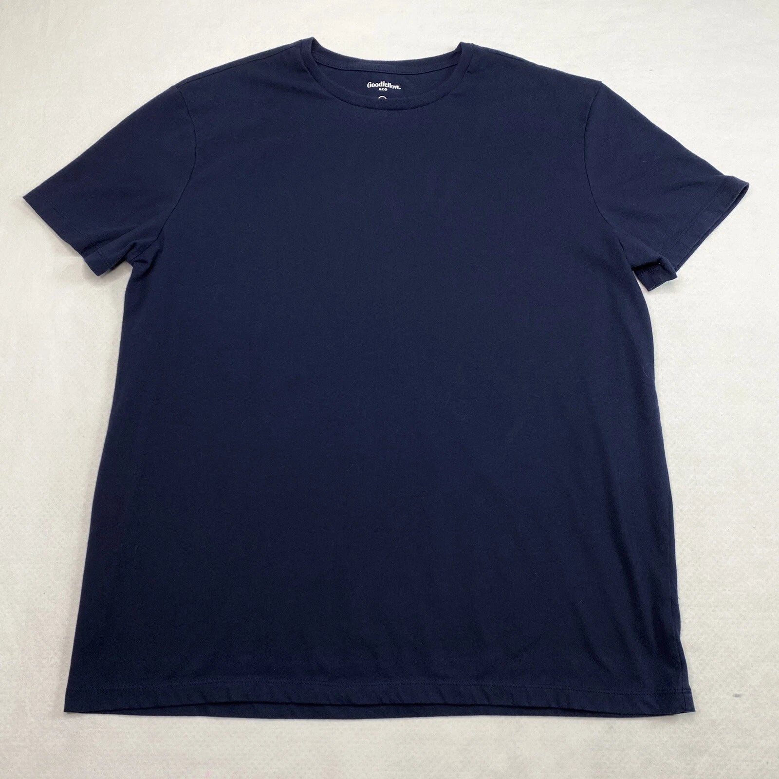 Goodfellow Mens T Shirt sz L Navy Short Sleeve Modern Basic Dark Academia