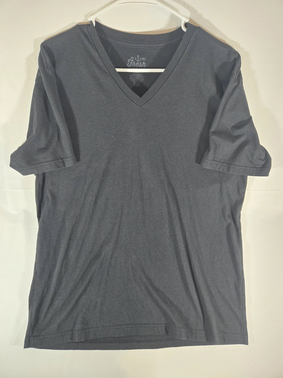 Fresh Clean Tees Men's V-Neck Shirt Black Size Large