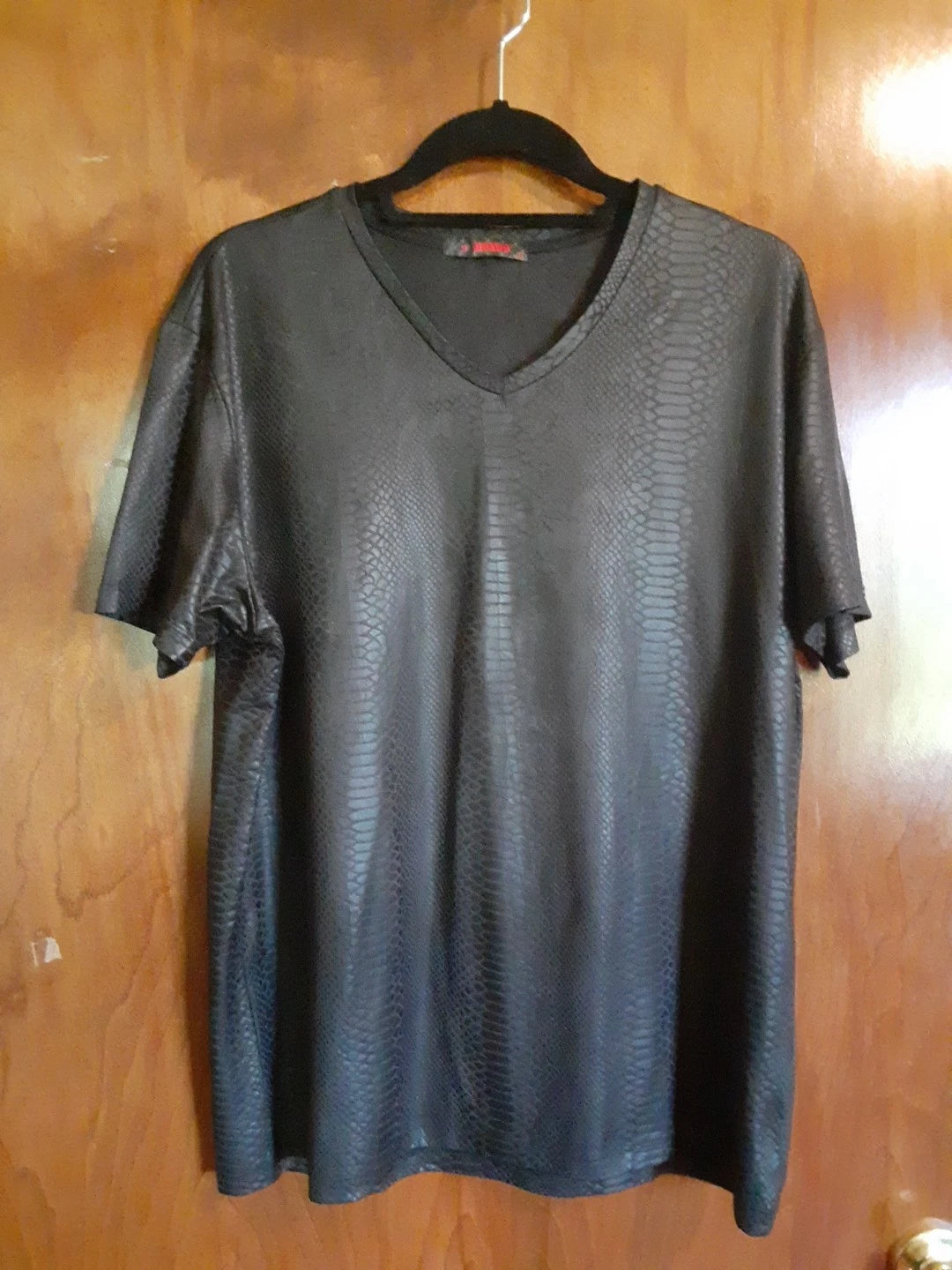 Mondo Menswear Black Tonal Snake Men's Knit V-neck Tee Size XL Runs Smaller