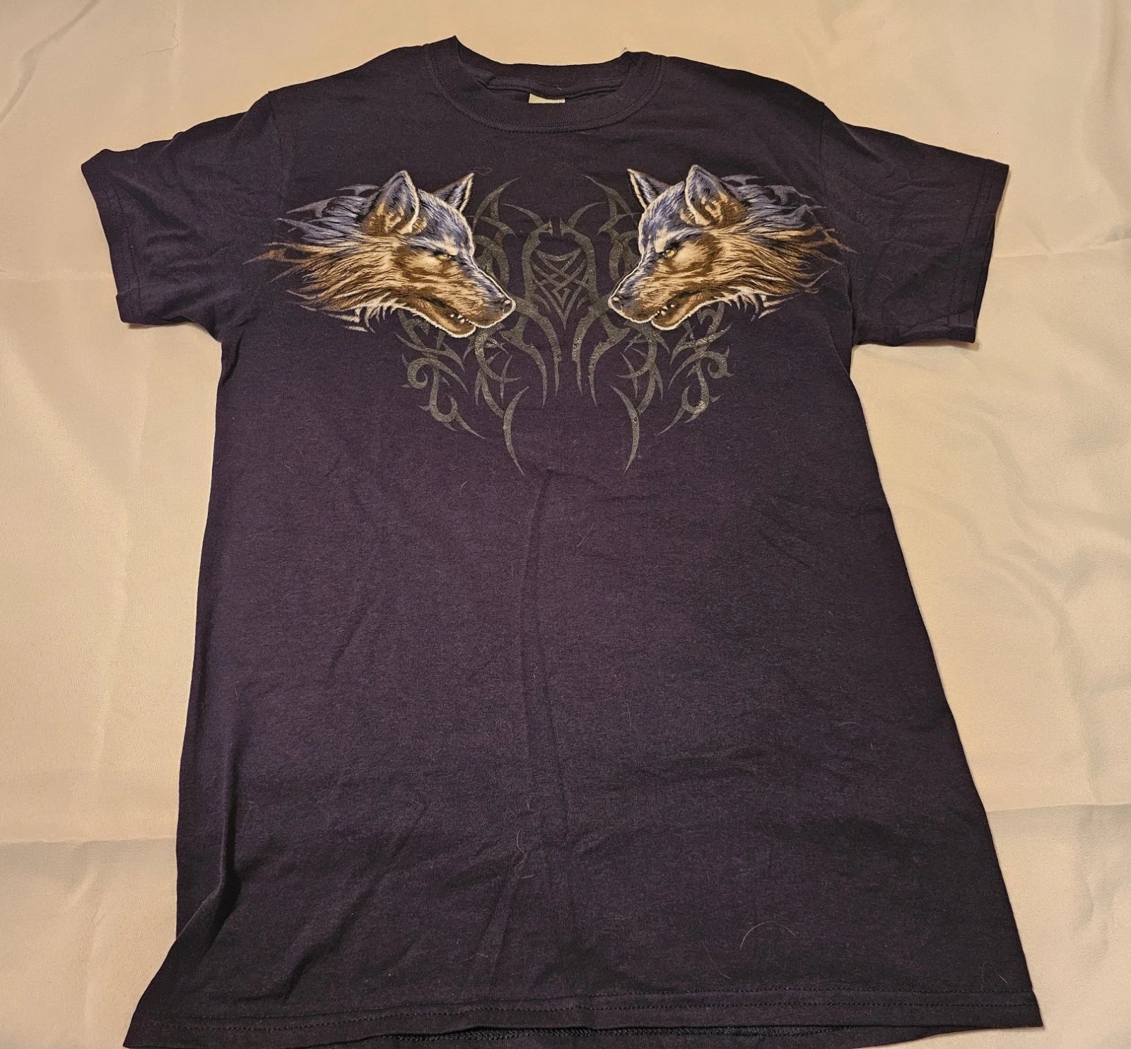 Gildan Tribal Wolf Face-Off Shirt - Adult Size Small