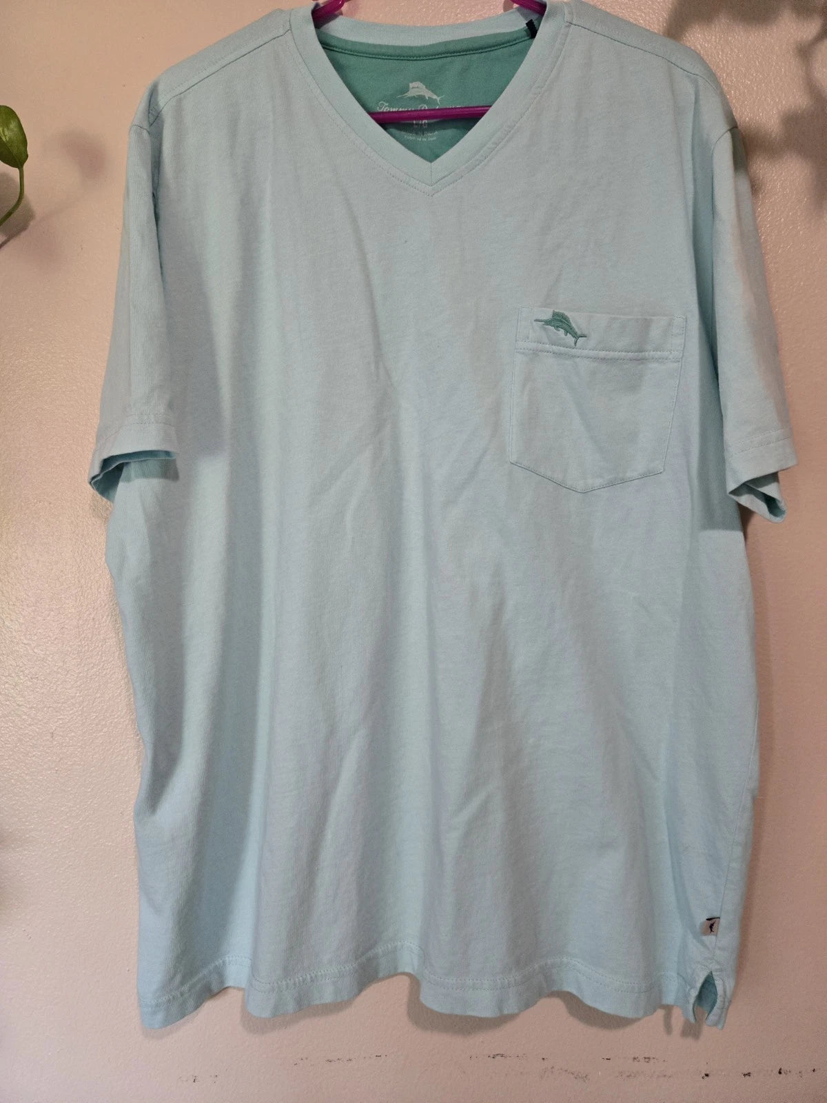 Tommy Bahama Men's Light Aqua Large V-Neck Pocket Tee