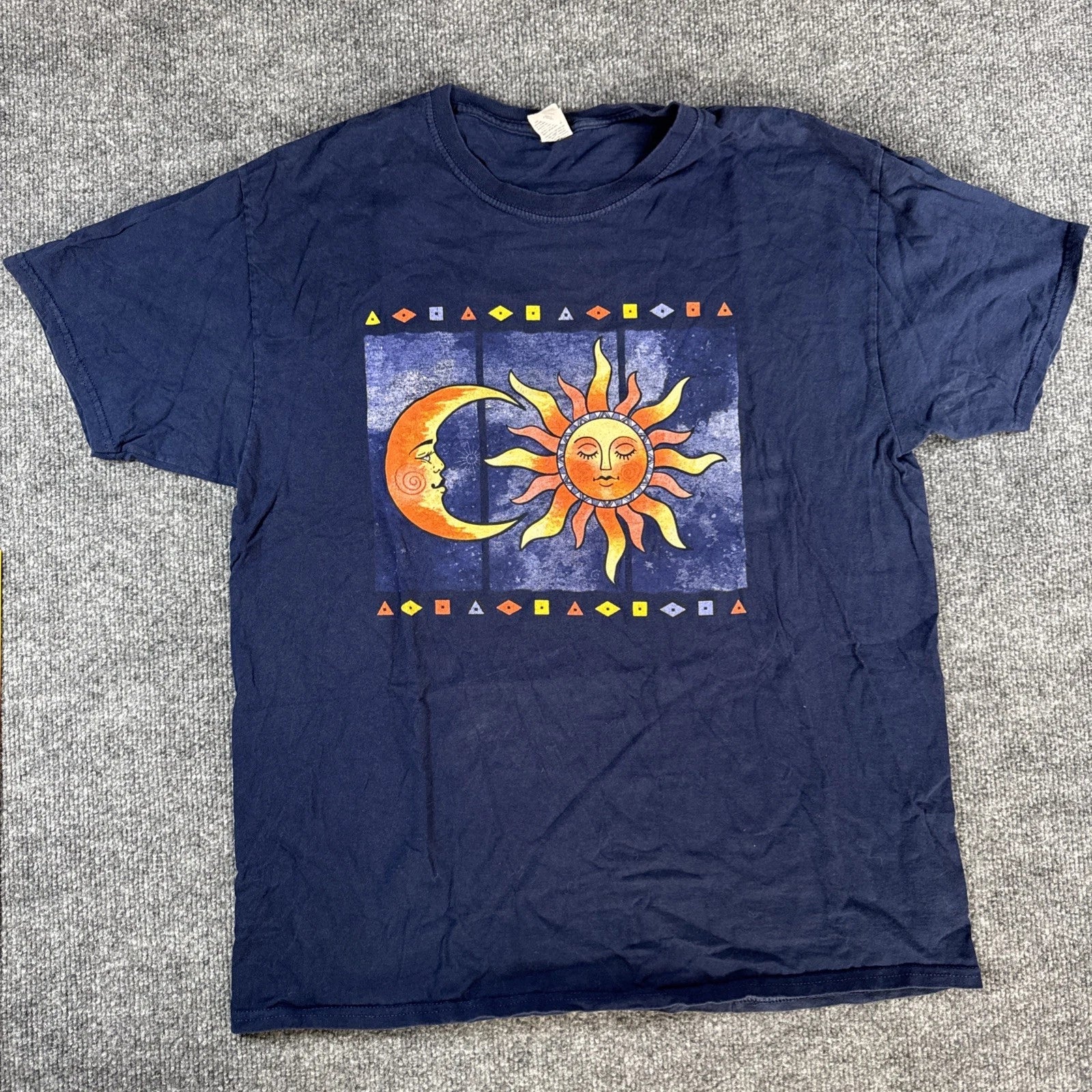 Vintage Celestial Sun Moon Graphic T-Shirt Navy Blue Adult Large Boho Art Tee