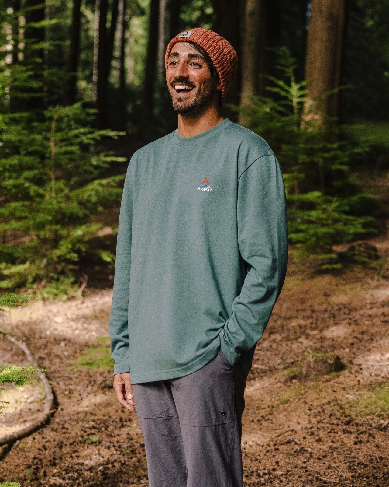 Passenger Mens Long sleeved T-shirt in Green