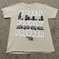 Street Talk Tees Lollapalooza 2022 Chicago Graphic T-Shirt Tan Mens Medium M