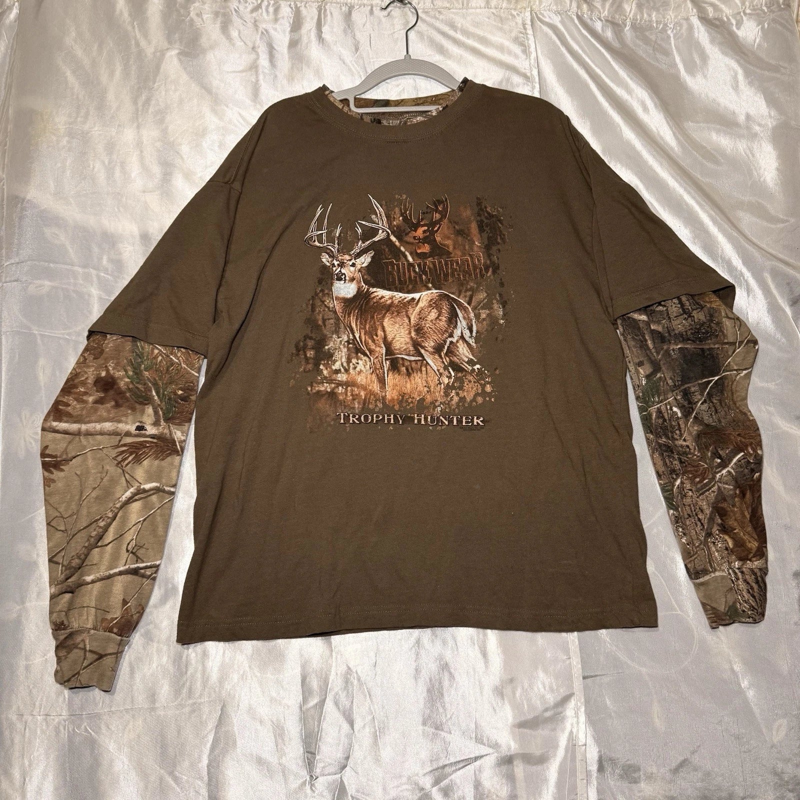 Buck Wear Viintg Trophy Hunter Camo T-Shirt Long Sleeve Faded Grunge 2000s Y2K L