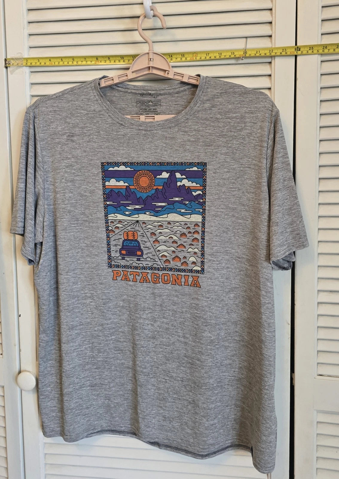 Patagonia Capilene Cool Daily Men's XXL Gray Graphic Print Crew Neck T-Shirt
