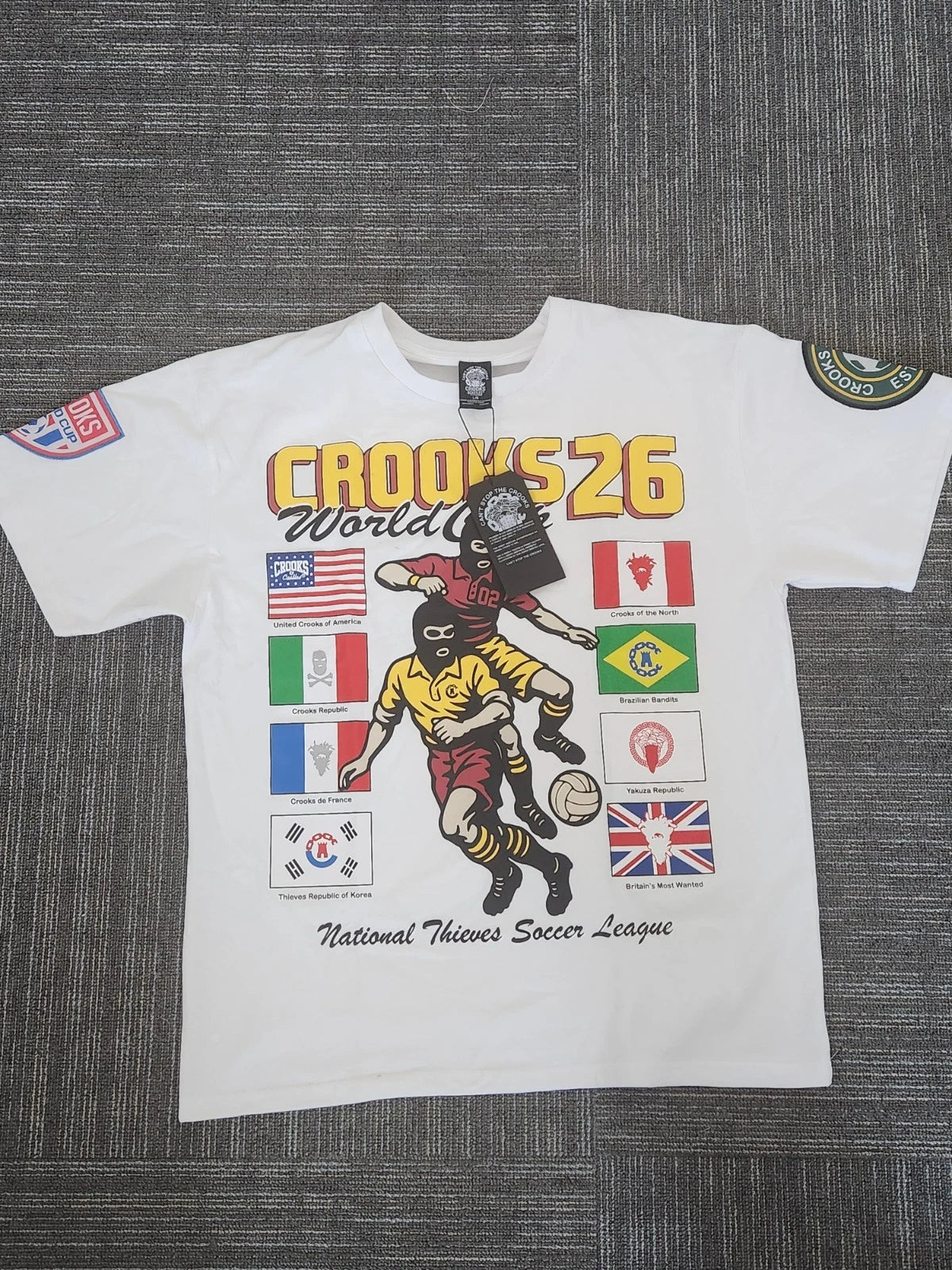 Crooks & Castles World Cup Soccer Graphic Men's Short Sleeve White T-Shirt L