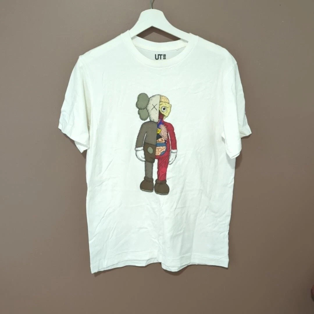 Uniqlo UT Shirt Mens Small White KAWS Companion Graphic Tee T-Shirt Streetwear