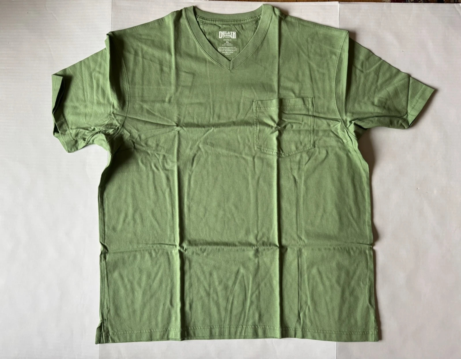 Duluth Trading Longtail V-neck S/S Pocket T Shirt Mens XL Relaxed Fit Green NEW