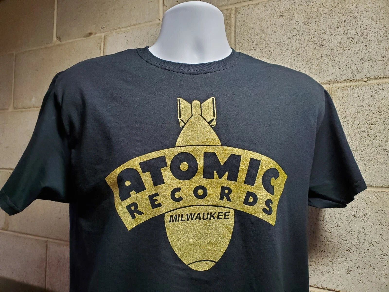 New! ATOMIC RECORDS Milwaukee GOLD BOMB LOGO Authentic T-Shirt S-M-L-XL-XXL-XXXL