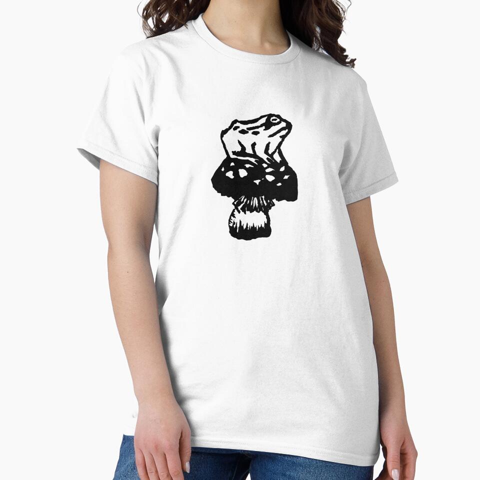 Frog on toadstool by mymapuddle
