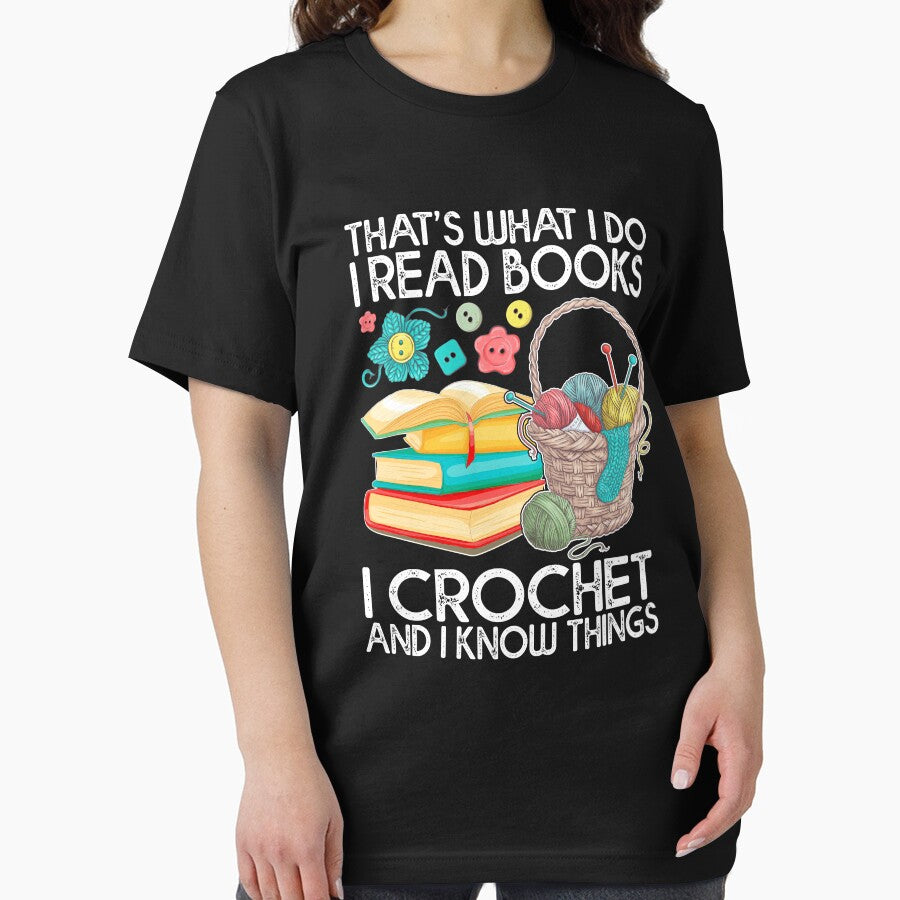 FunnyI Books and crocheting Lover by Phoebeys