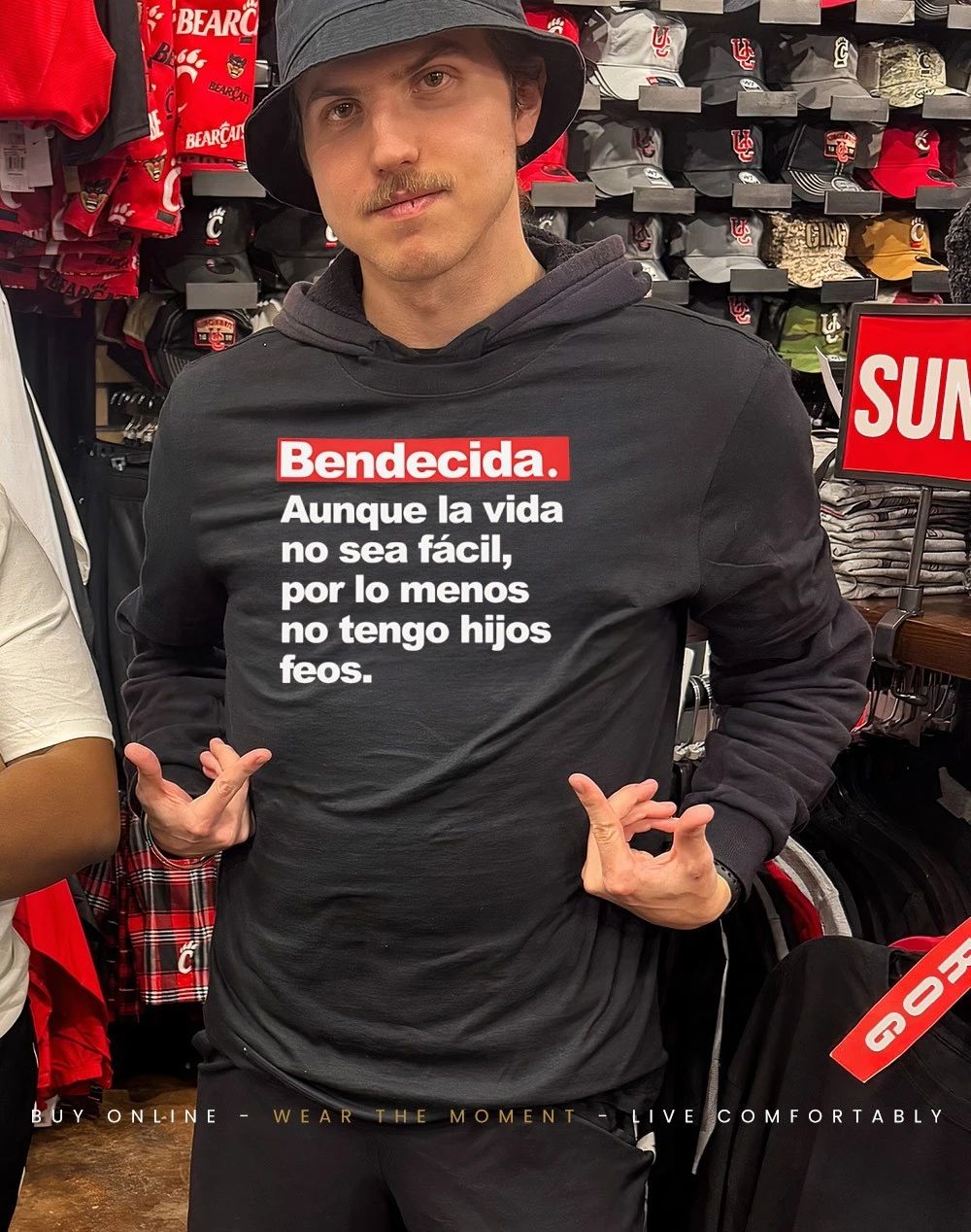 Bendecida Aunque la vida no sea facil por lo menos no tengo hijos feos shirt