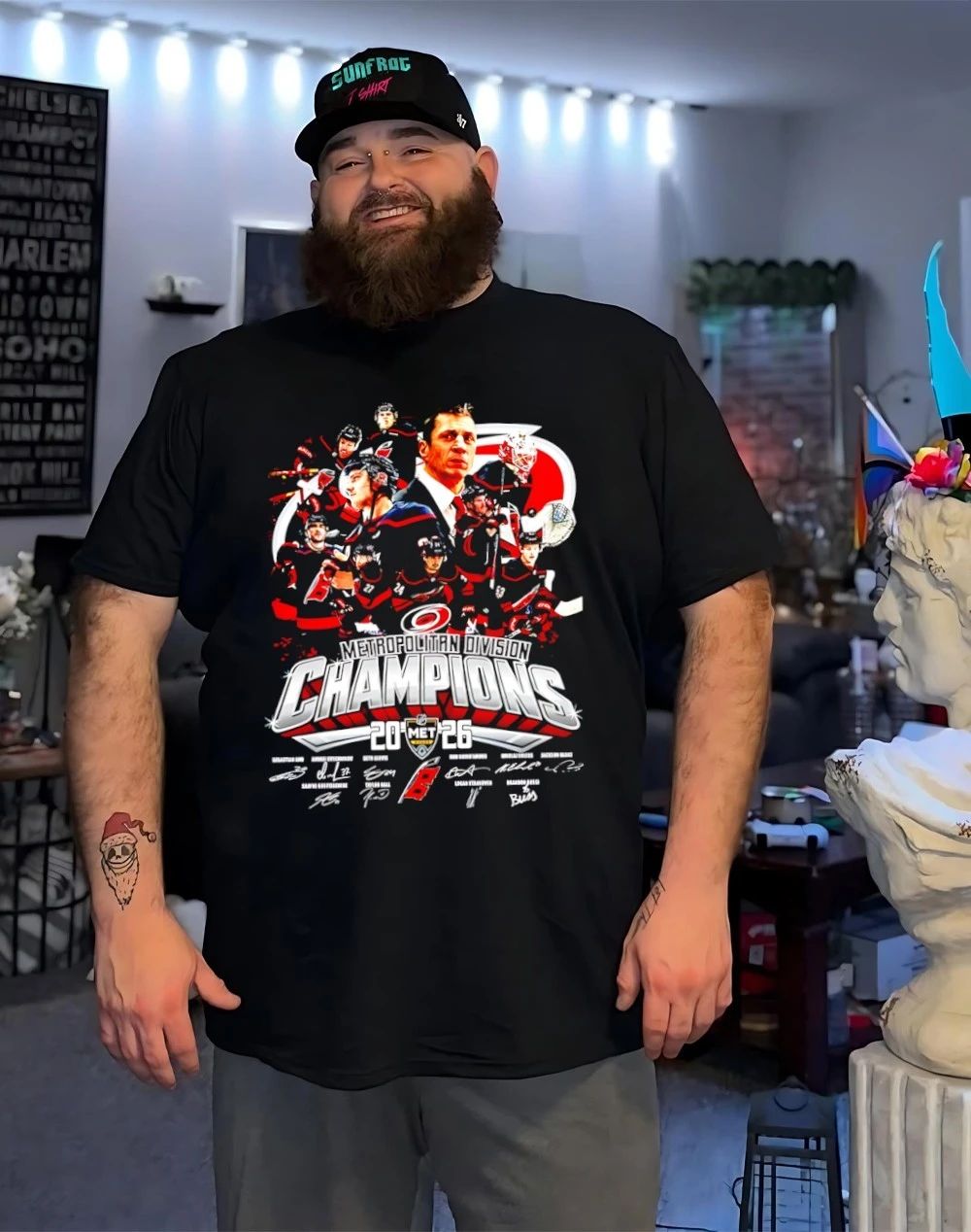 Carolina Hurricanes 2026 Metropolitan Division Champions signatures shirt