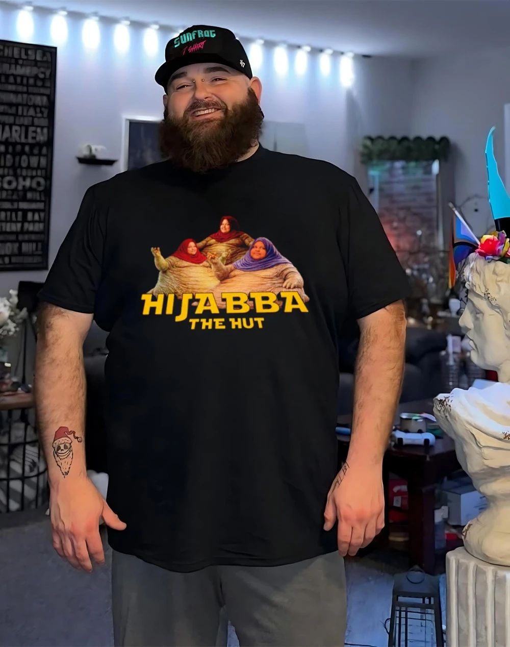 Hijabba The Hut fat graphic shirt