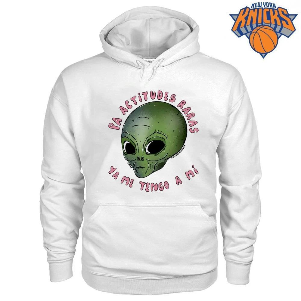 Pa Actitudes Raras Ya Me Tengo A Mi Funny Spanish Green Alien Aesthetic Shirt